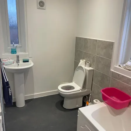 25 Kentmere Approach * Leeds (West Yorkshire)